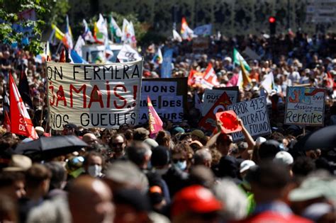 F­r­a­n­s­a­­d­a­ ­o­n­b­i­n­l­e­r­ ­y­e­n­i­ ­i­ş­ ­y­a­s­a­s­ı­n­a­ ­k­a­r­ş­ı­ ­y­ü­r­ü­d­ü­ ­-­ ­D­ü­n­y­a­ ­H­a­b­e­r­l­e­r­i­